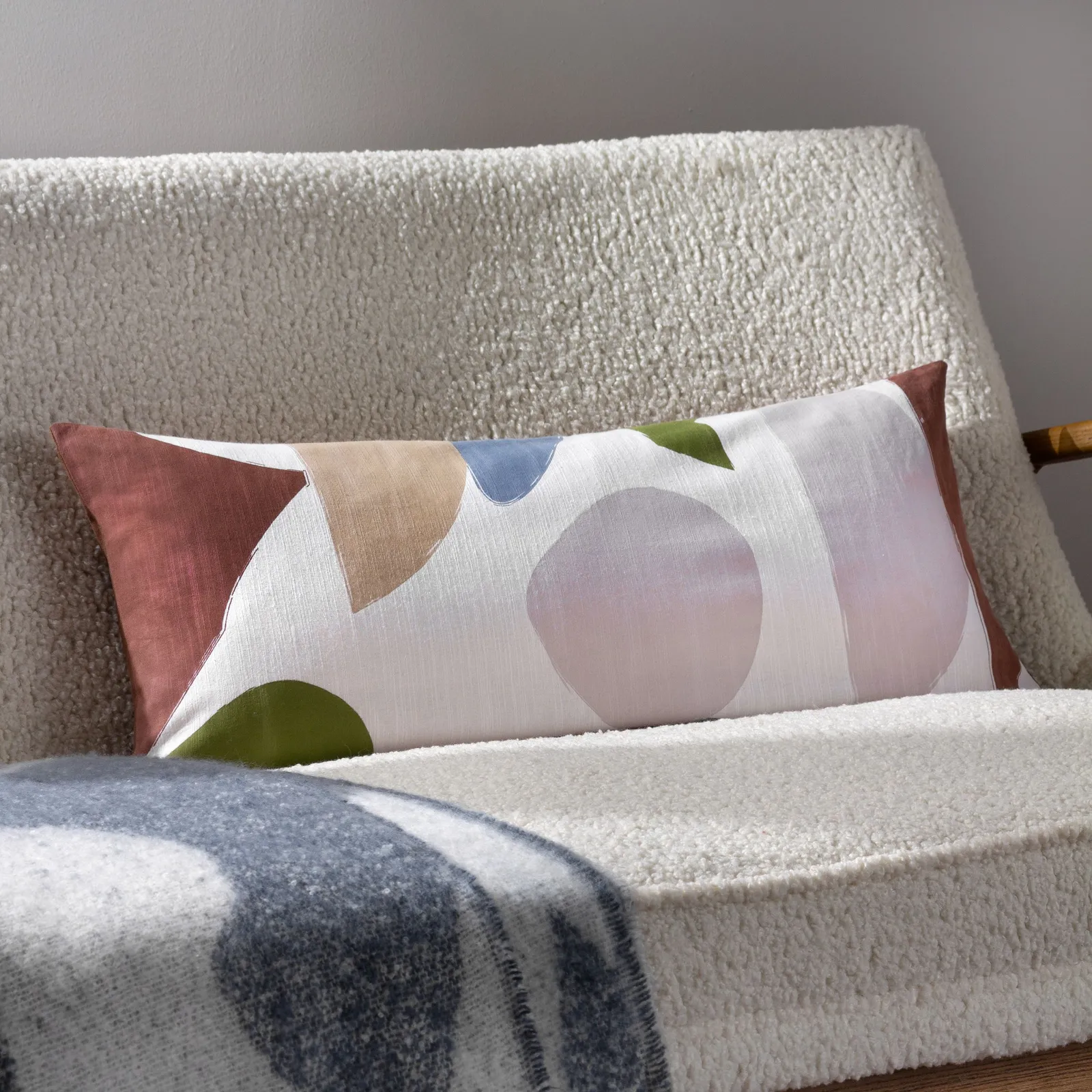 HOEM Meta Rectangular Abstract Cushion