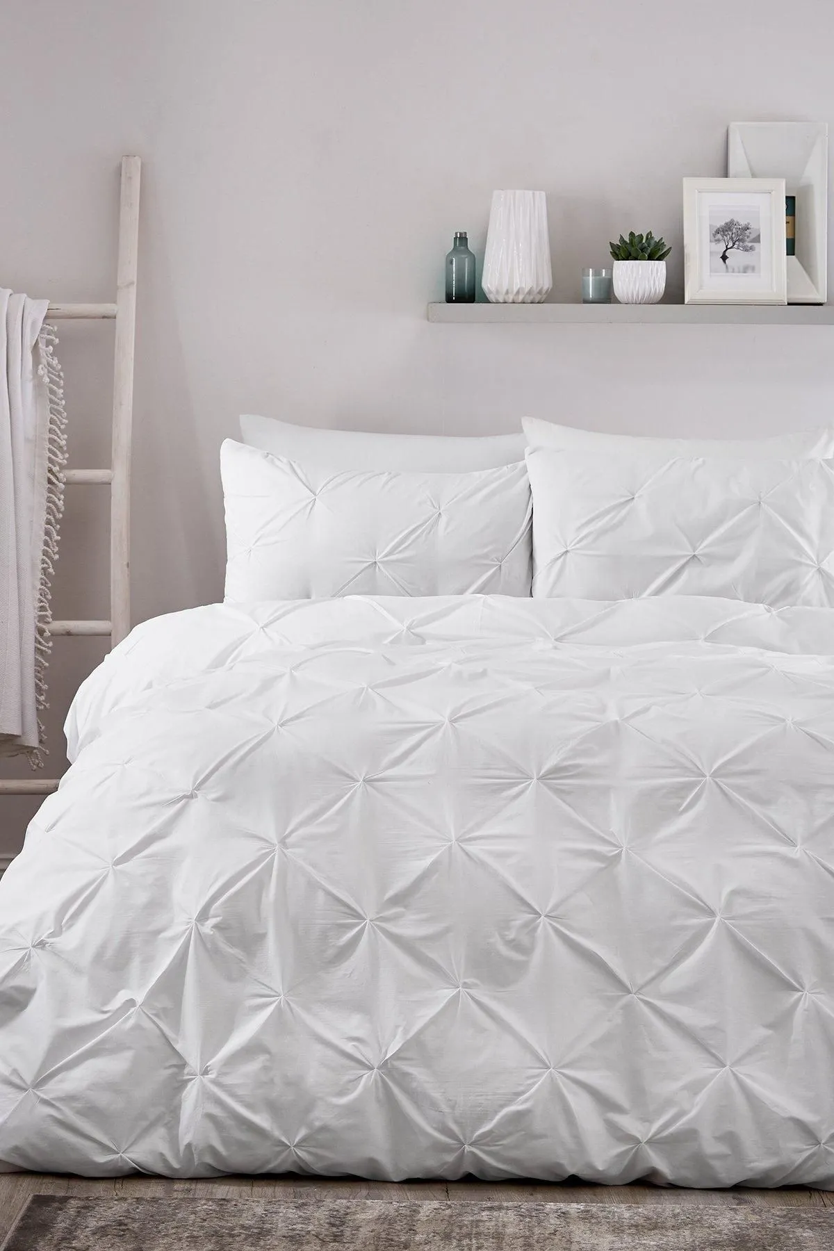 Serene 'Lara' Luxury Ruched Duvet Cover Set in White