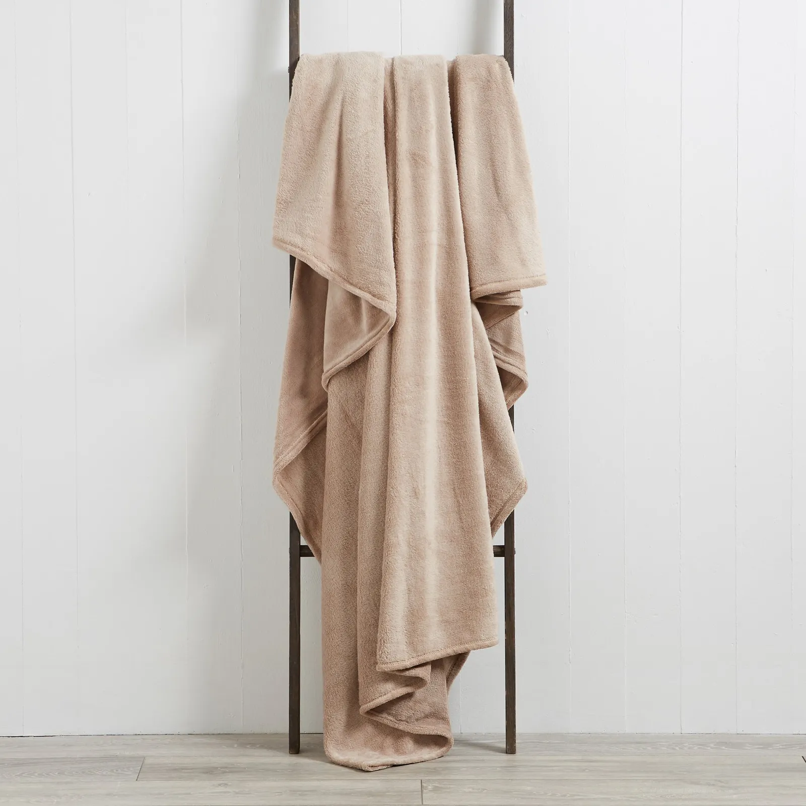 Seriously Soft 180cm x 230cm Throw Light Brown / Natural