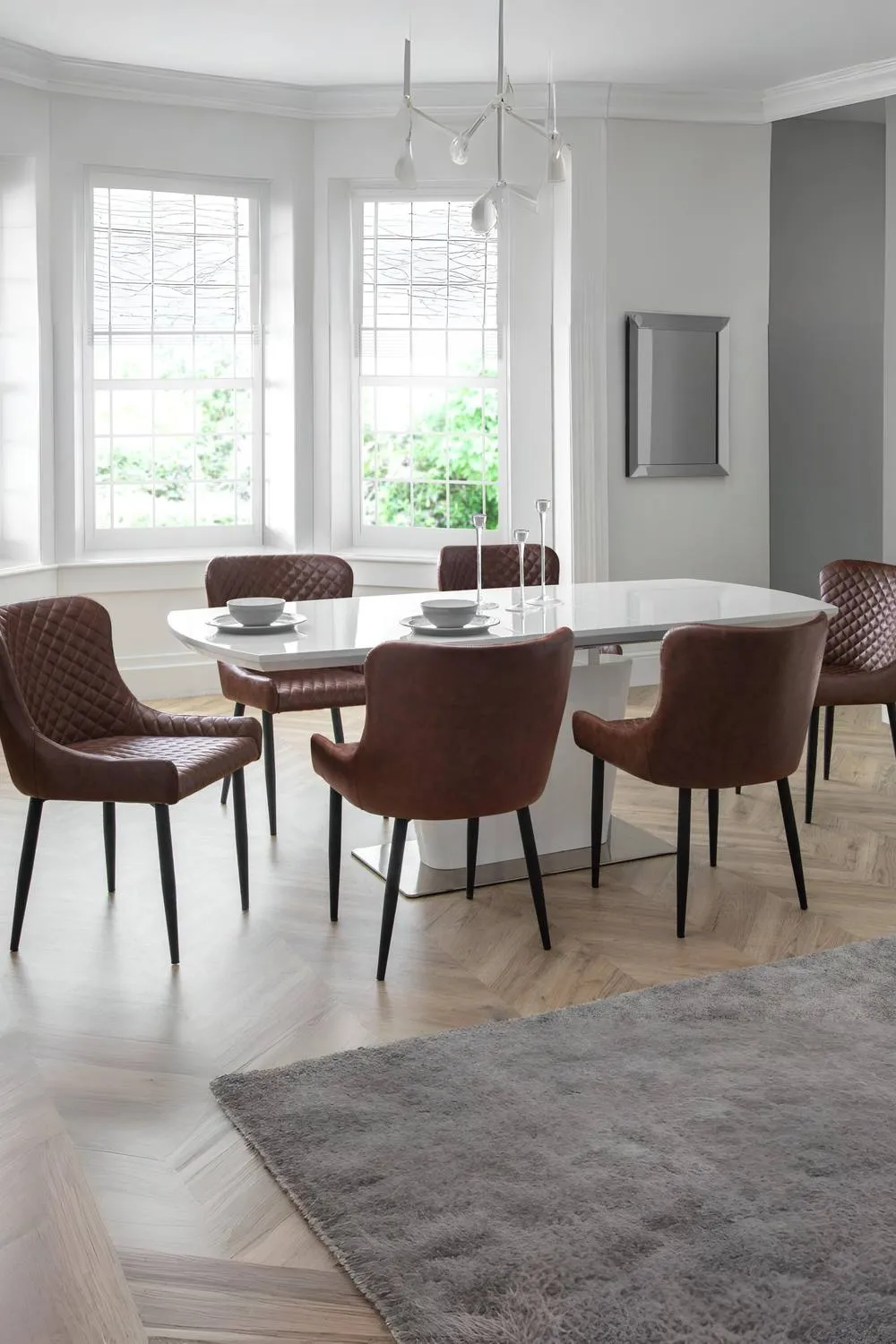 Julian Bowen Como Rectangular Extending High Gloss 4-6 Seater Dining Table in White 2