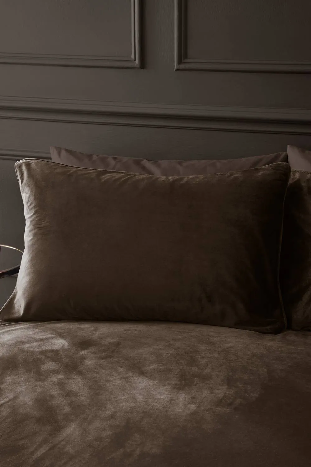 Catherine Lansfield 'Kingsley' Soft Matt Velvet Duvet Cover Set in Chocolate 2