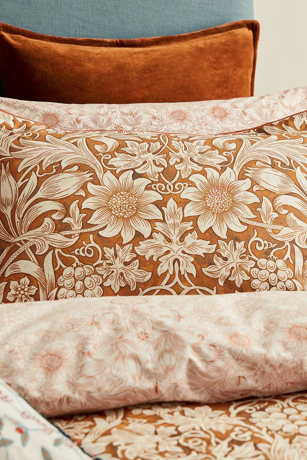 Morris & Co 'Sunflower' Cotton Duvet Cover Set in Tan 4