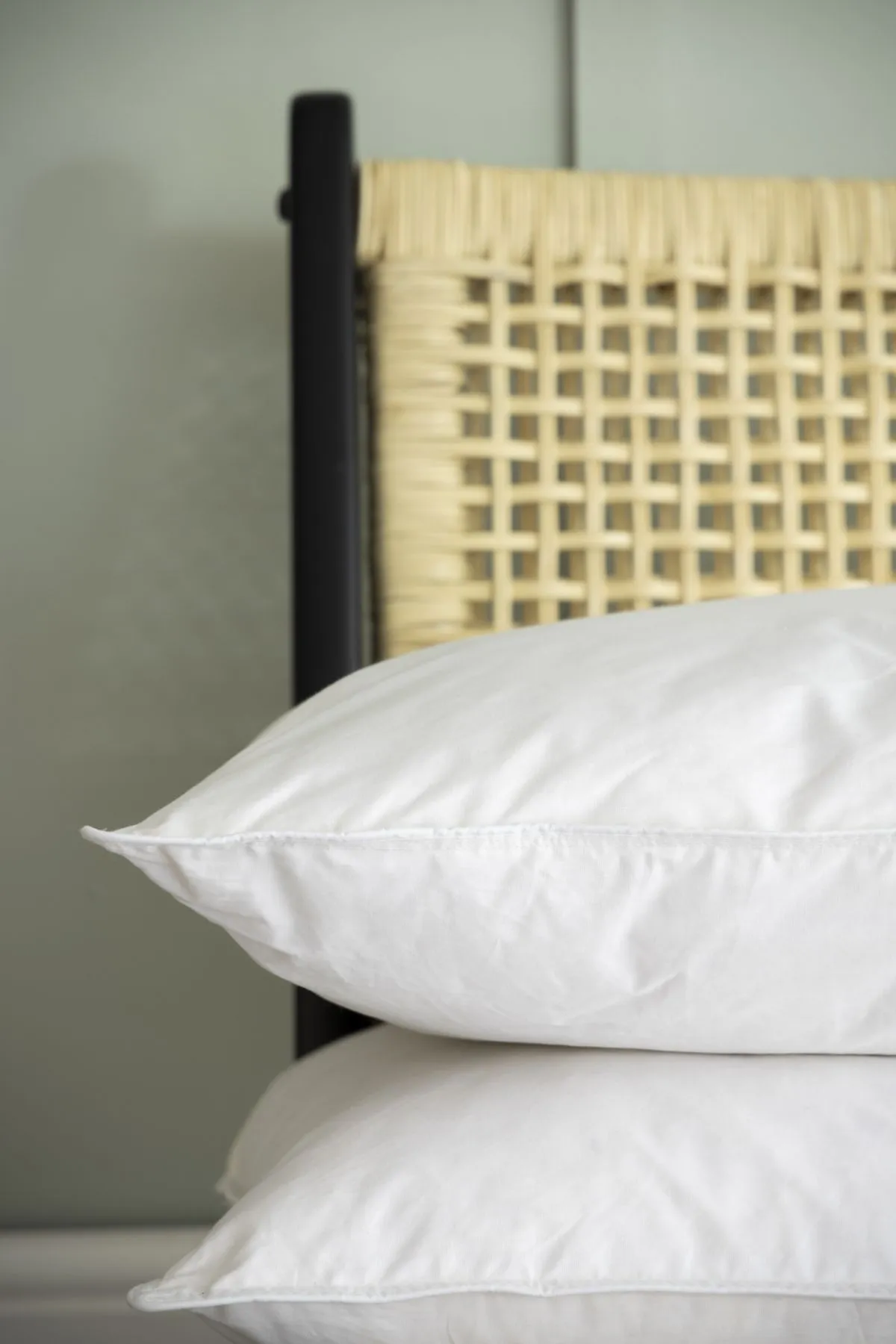 Soak&Sleep Duck Feather & Down Superking Pillow Pair - Soft in White 4