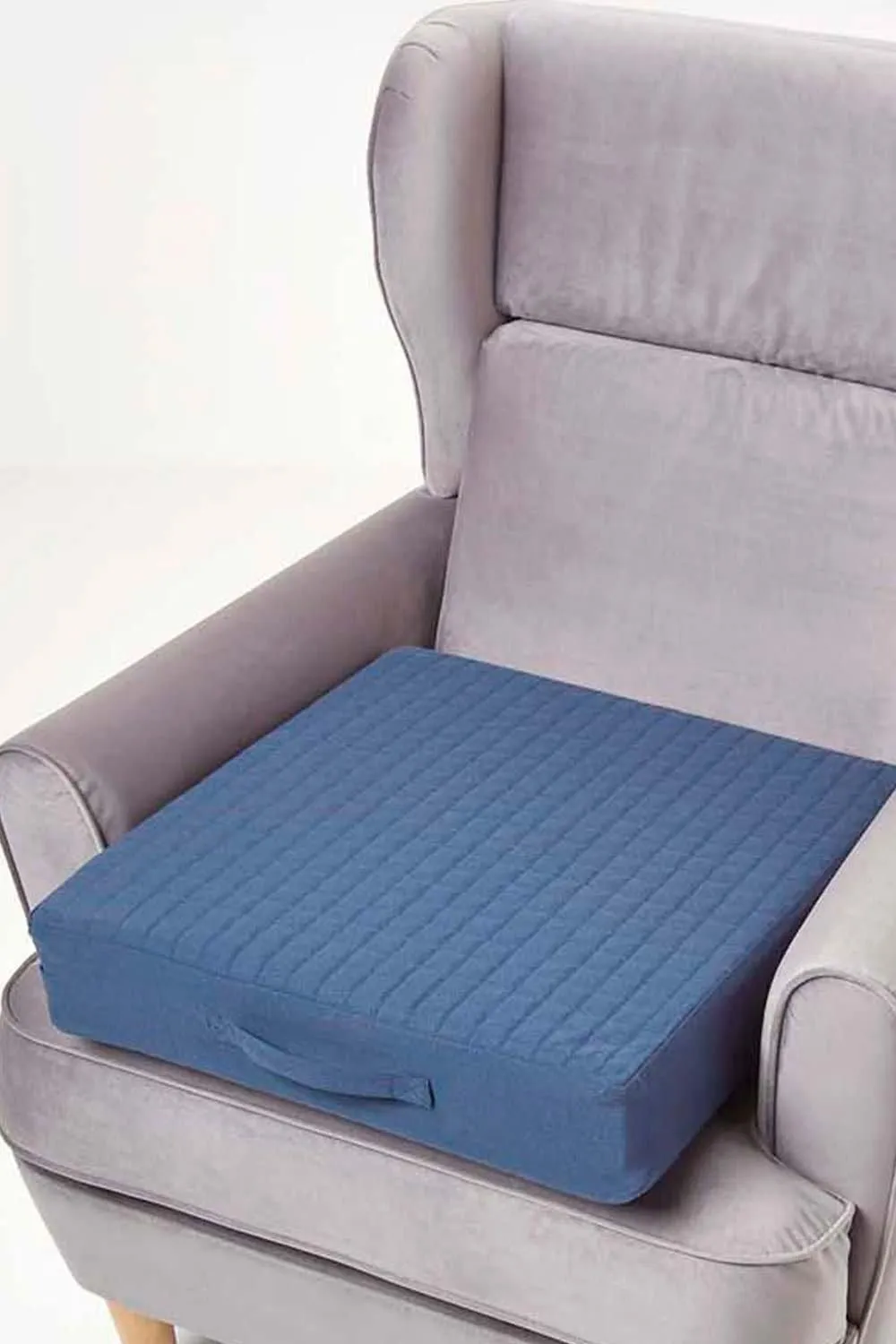 Homescapes Quilted Cotton Armchair Booster Cushion Cover in Navy 2