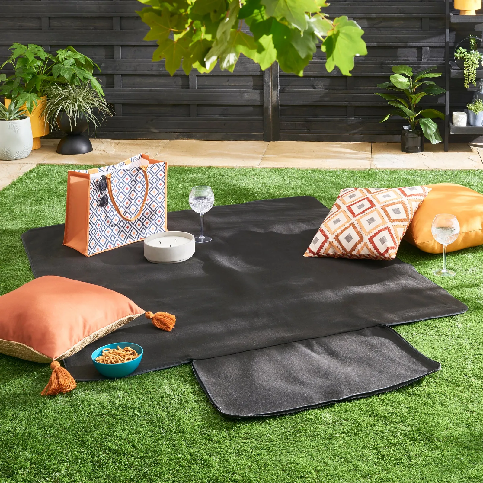 Black Weather Resistant Outdoor Picnic Blanket Dark Grey