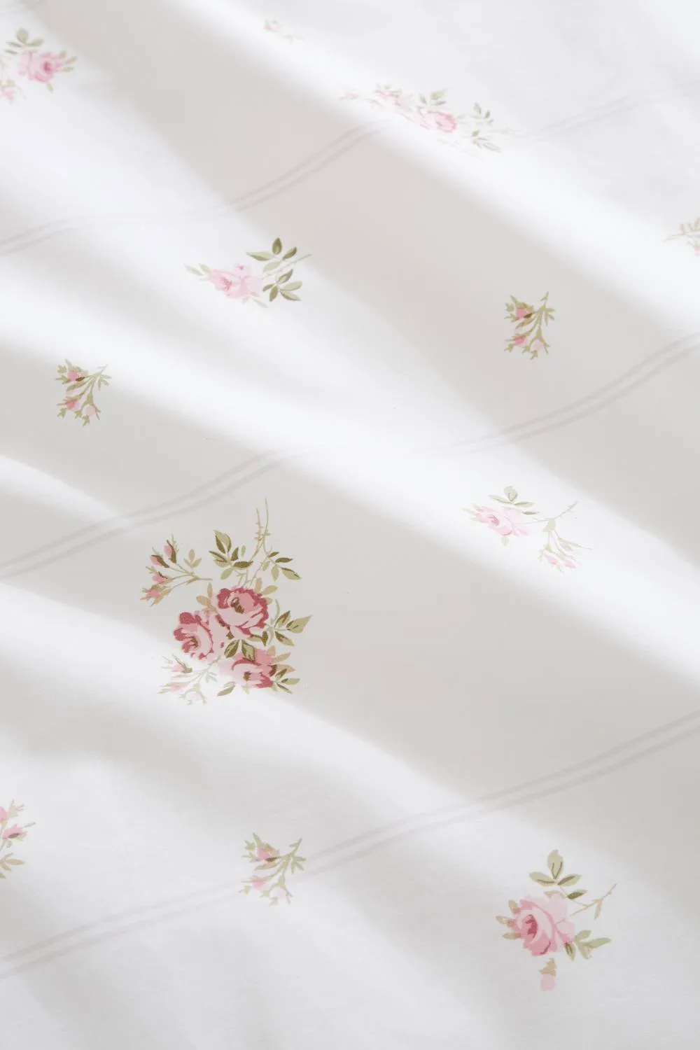 Bianca 'Vintage Rosebud Lace' 200 TC Cotton Reversible Duvet Cover Set in Cream 5