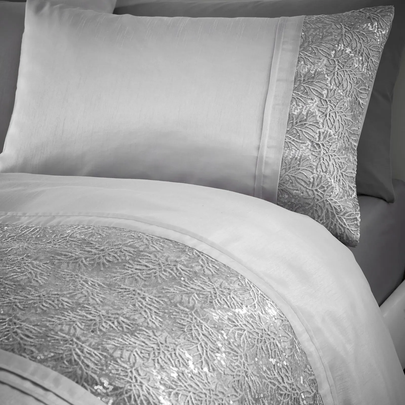 Portfolio Home Rouen Duvet Cover Set in Silver 2