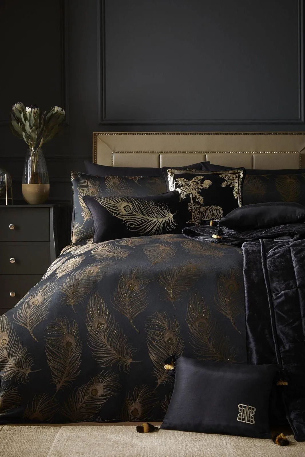 Laurence Llewelyn-Bowen 'Dandy' Decadent Metallic Feather Design Duvet Cover Set in Black