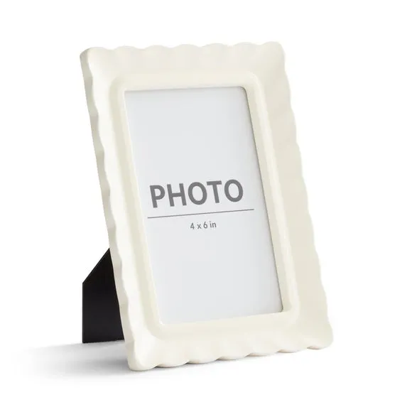 Scalloped Photo Frame 2