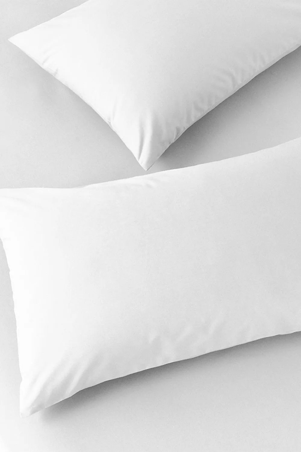 Paoletti 200 Thread Count Cotton Percale Housewife Pillowcases in White