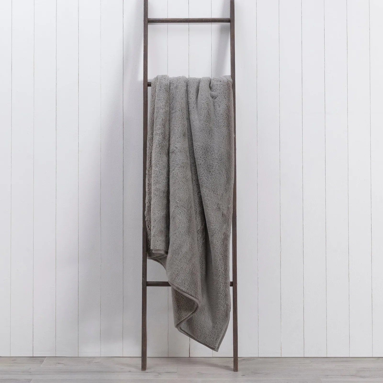 Aspen Plush Faux Fur 200cm x 200cm Throw Grey