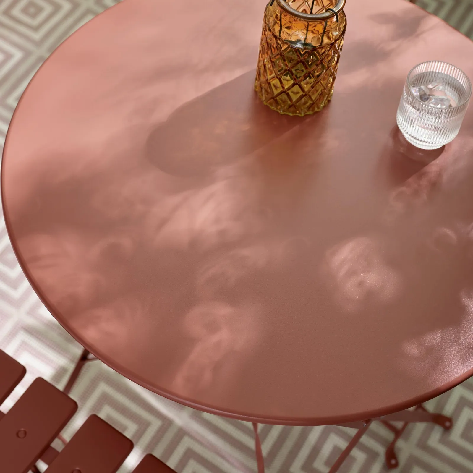 FurnitureboxUK Cabo 2 Seater Metal Bistro Set with Round Table in Dusty Pink 5