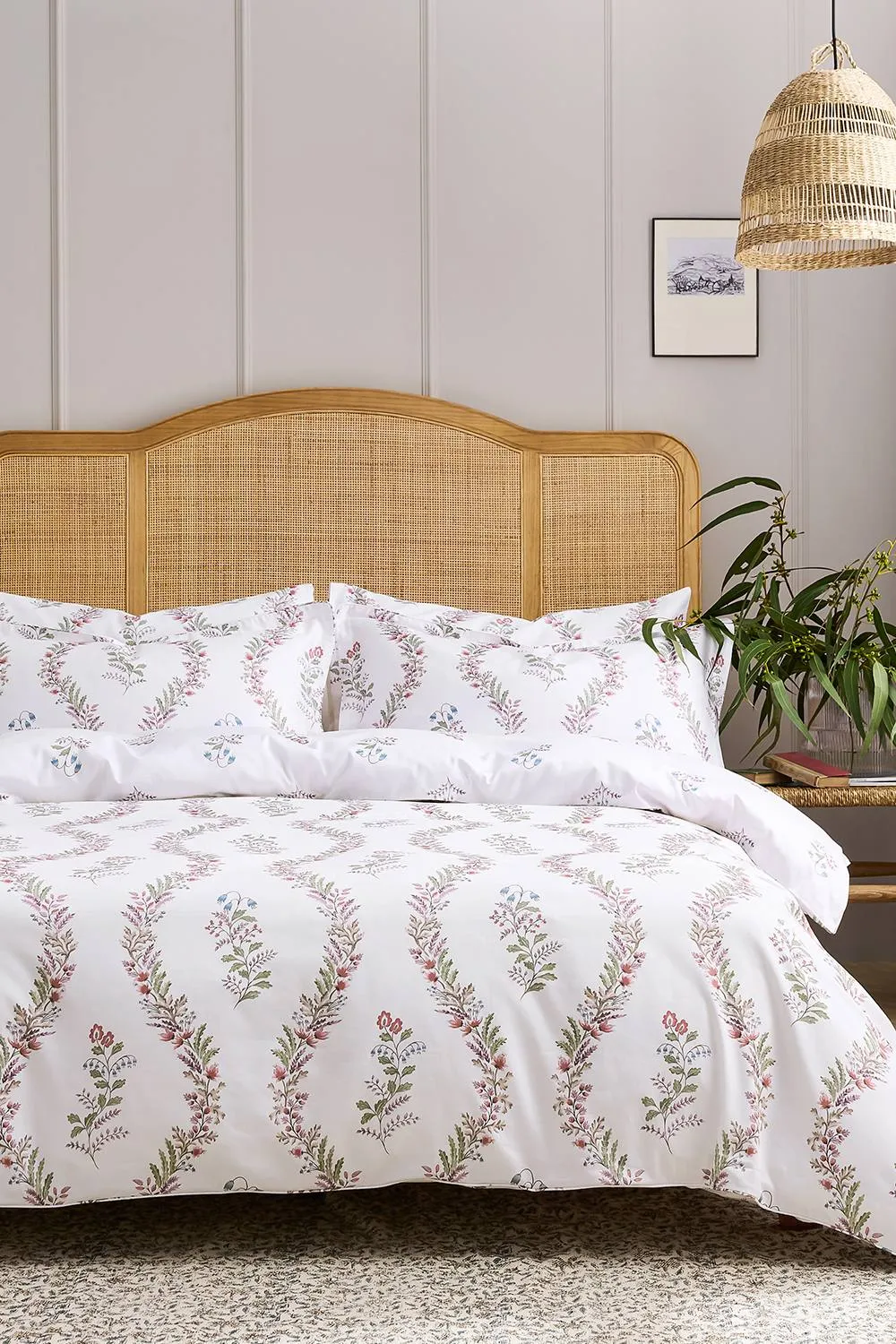 CHRISTY 'Eversham' Floral Reversible Cotton Sateen Standard Pillowcase Pair in Purple 4
