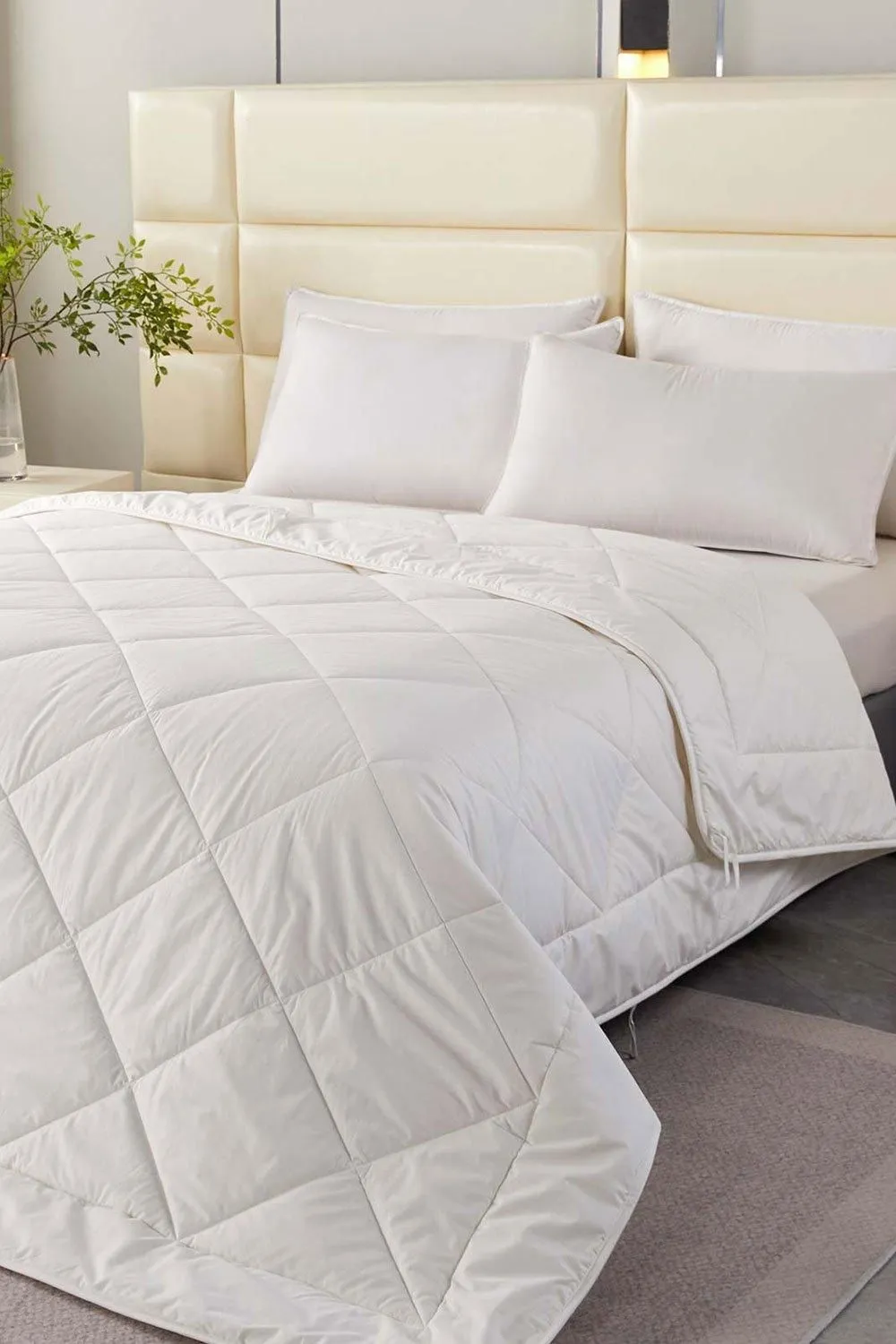 Homescapes Premium Heavy Wool Duvet Warm & Washable in White