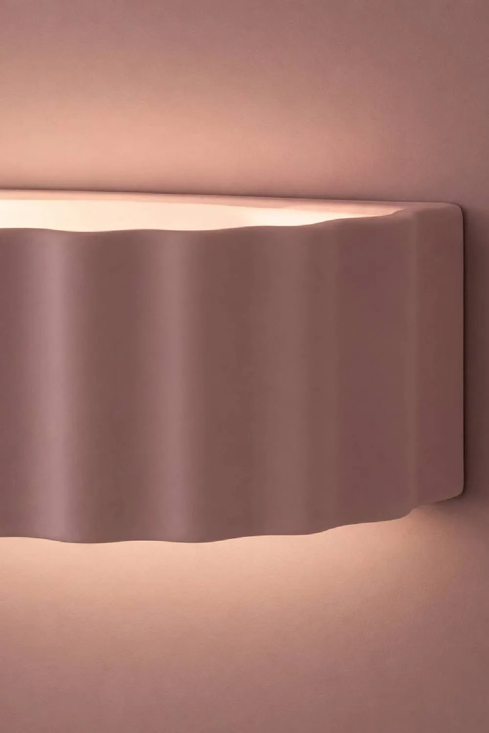 ValueLights Pablo Curved Ribbed Ceramic Flush Wall Sconce Light in Dusty Pink 4