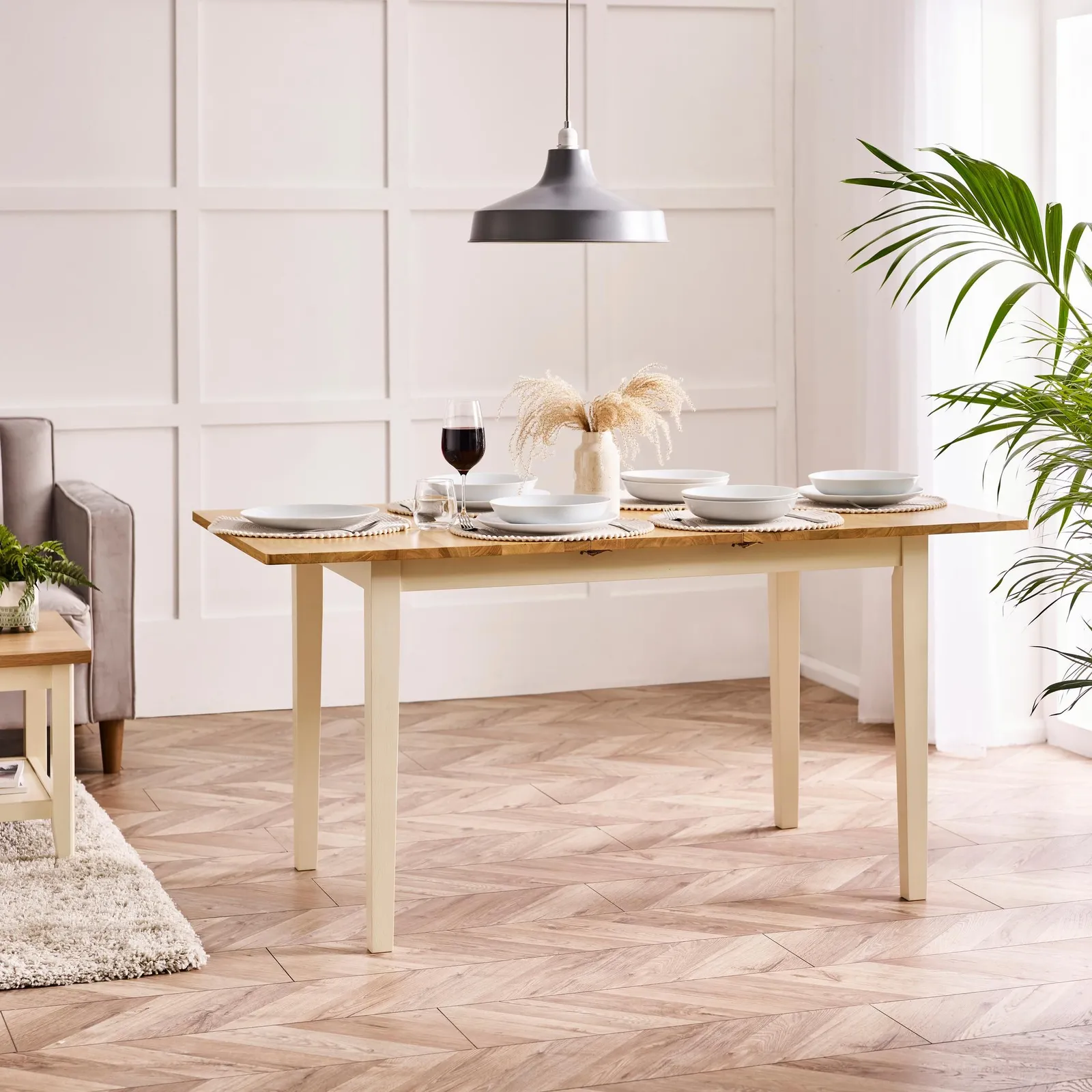 FurnitureboxUK Salcombe Rectangular Solid Wood Extending Dining Table in Light Oak