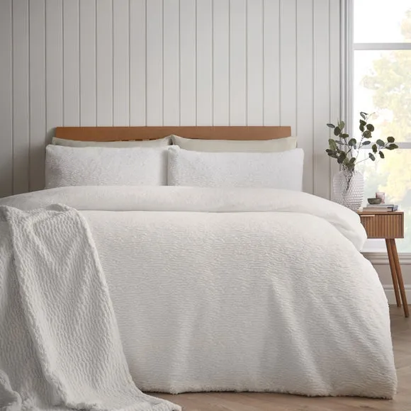 Catherine Lansfield Textured Wave Fur Duvet Cover & Pillowcase Set 1