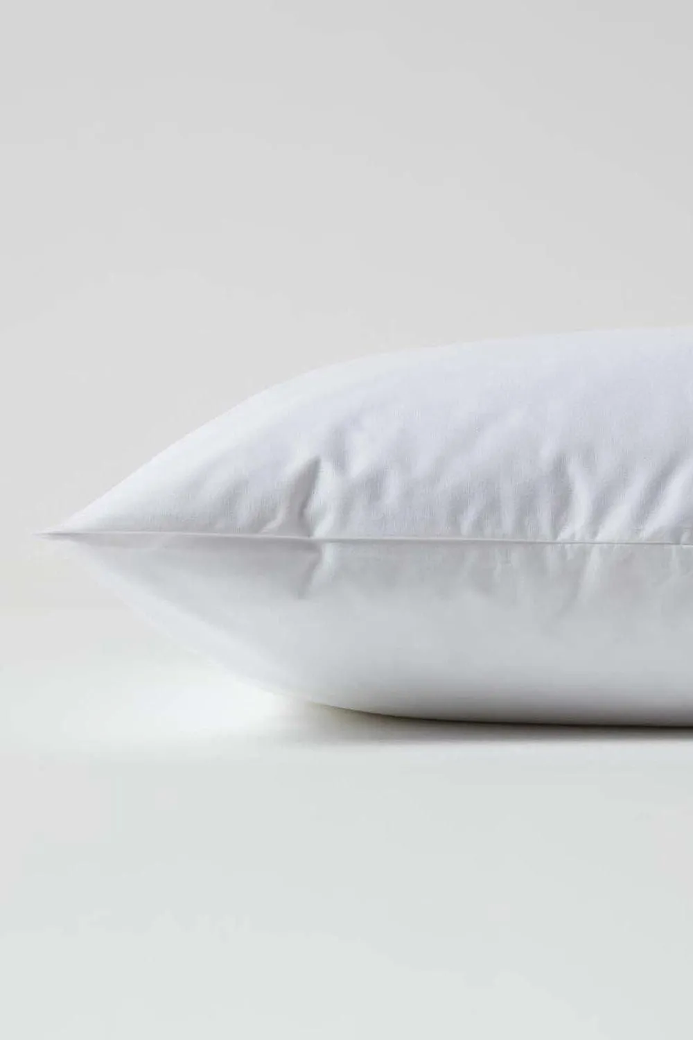 Homescapes Polypropylene Waterproof Pillow Protector Pair in White 3