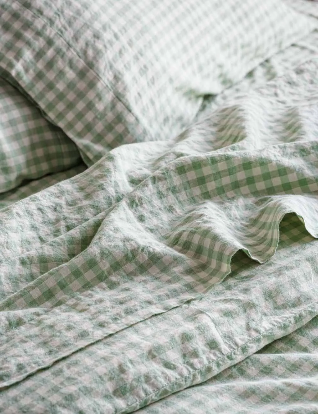 Piglet In Bed Linen Rich Gingham Flat Sheet White Mix
