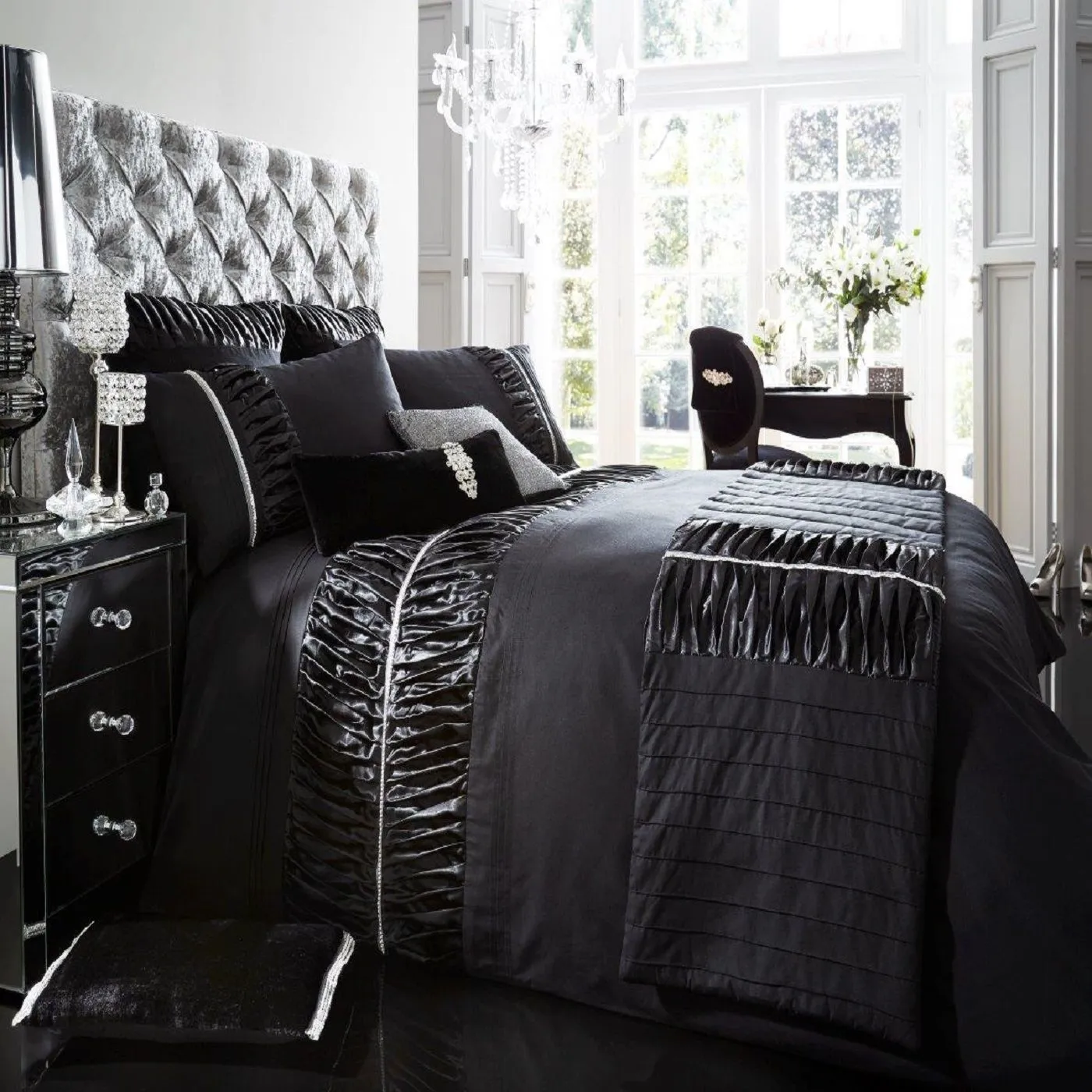 Smart Living Premium Polycotton Alina Duvet Cover With Pillowcases in Black