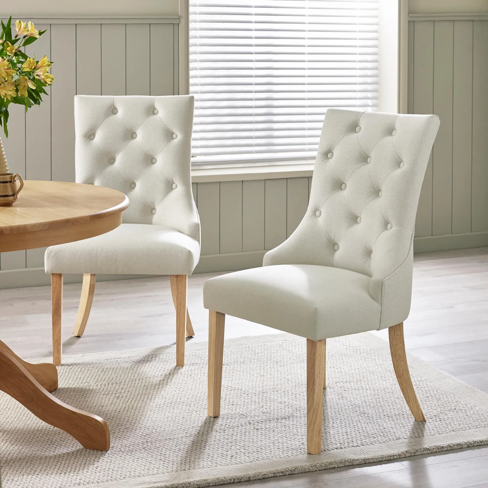 FurnitureboxUK Bude Round Wooden Dining Table & 4 Belgravia Chairs in Light Oak 6