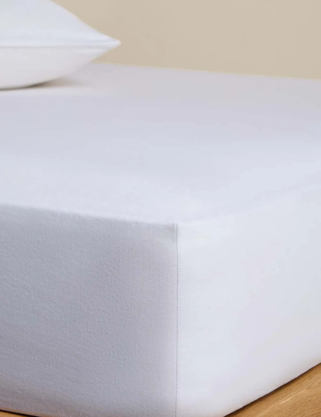 M&S Pure Linen 190gsm Deep Fitted Sheet White