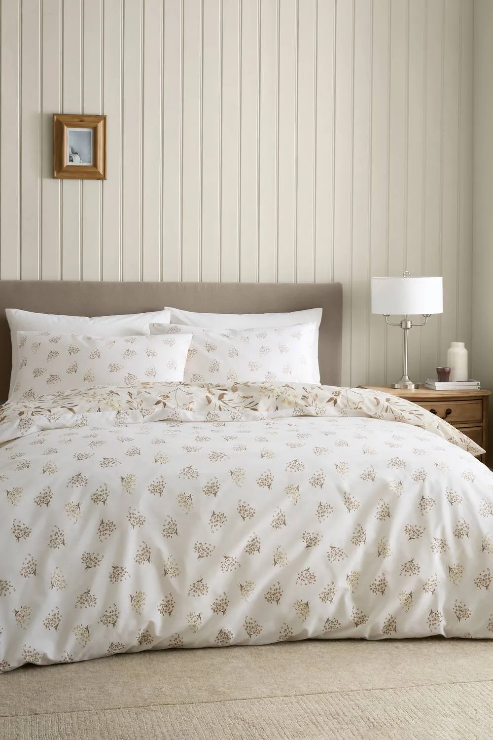 Catherine Lansfield Isadora Floral Reversible Duvet Cover Set in Natural 2