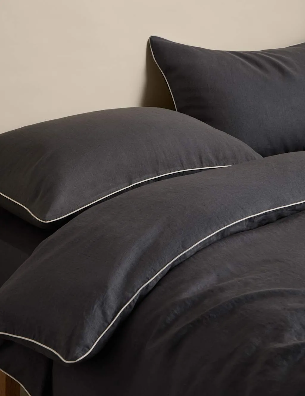 M&S Pure Linen 190gsm Bedding Set Charcoal
