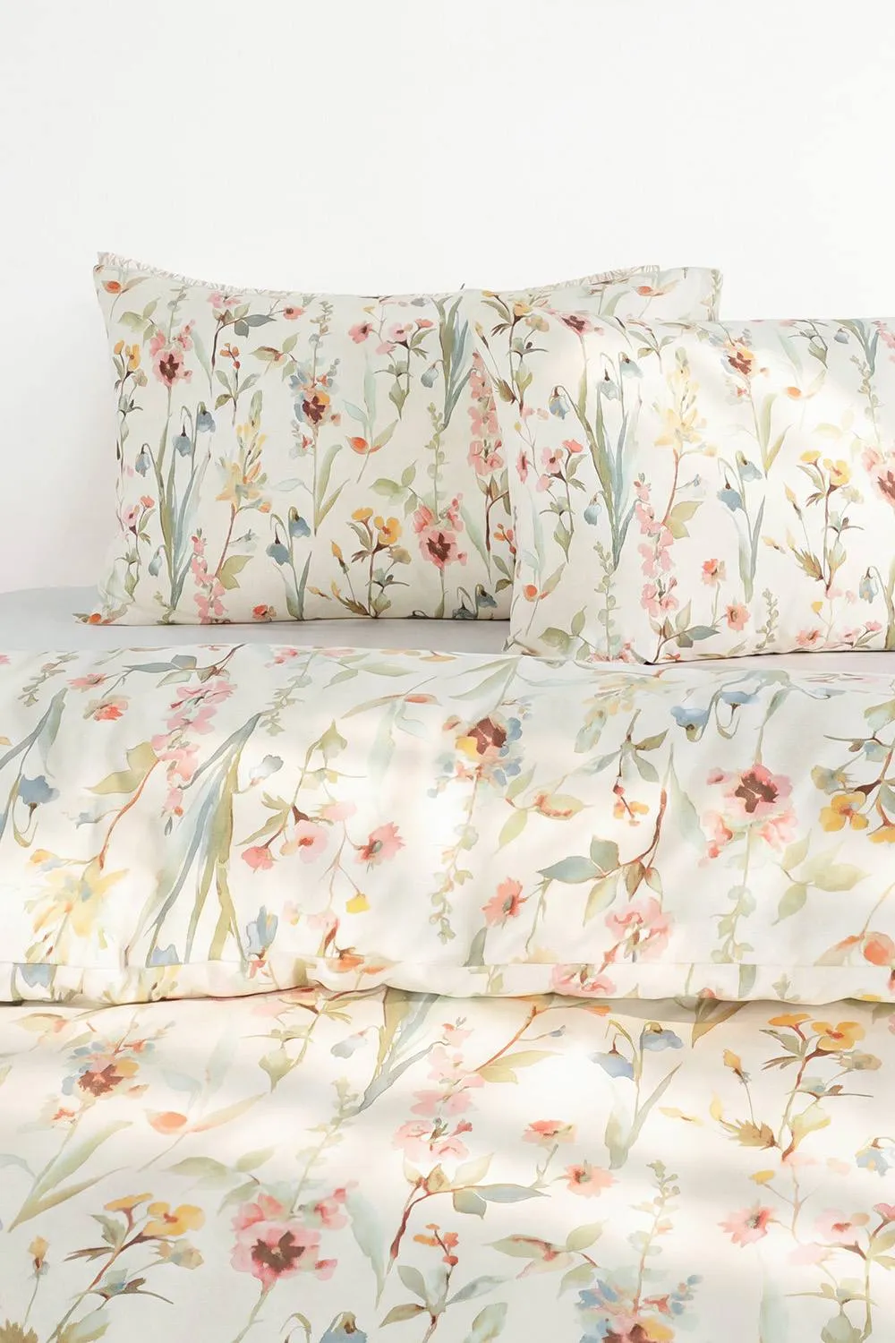 Martex Studio Edition Spring Meadow Duvet Cover Set in Cream 3