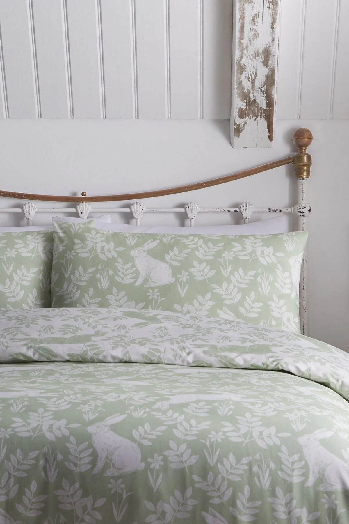 Dreams & Drapes 'Spring Rabbits' Reversible Duvet Cover Set in Green 2