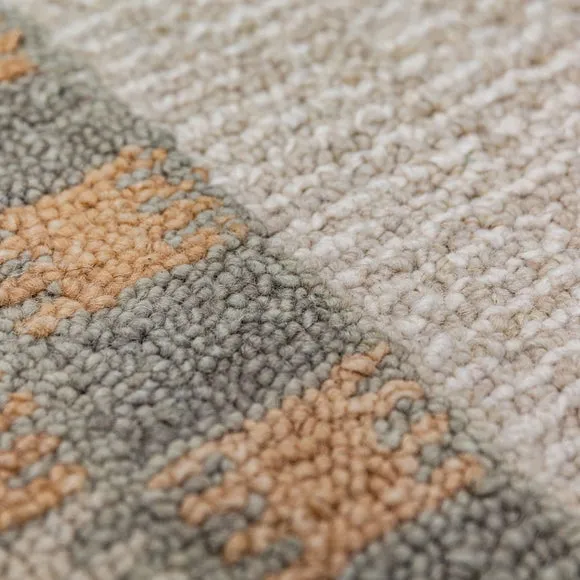 Hugo Checked Border Wool Rug 2