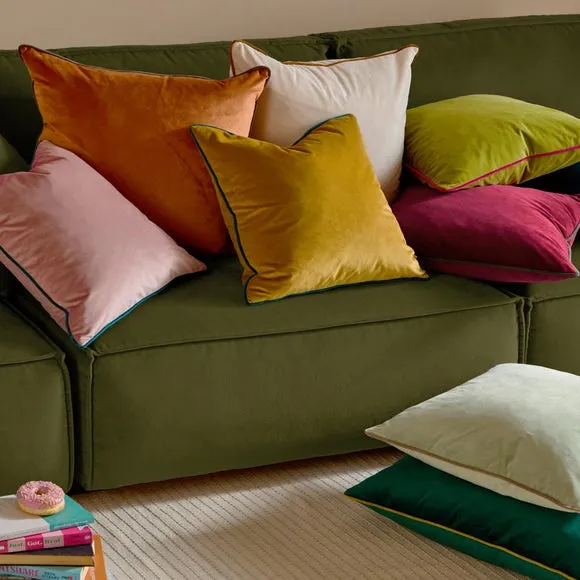 Furn. Square Cushion 6