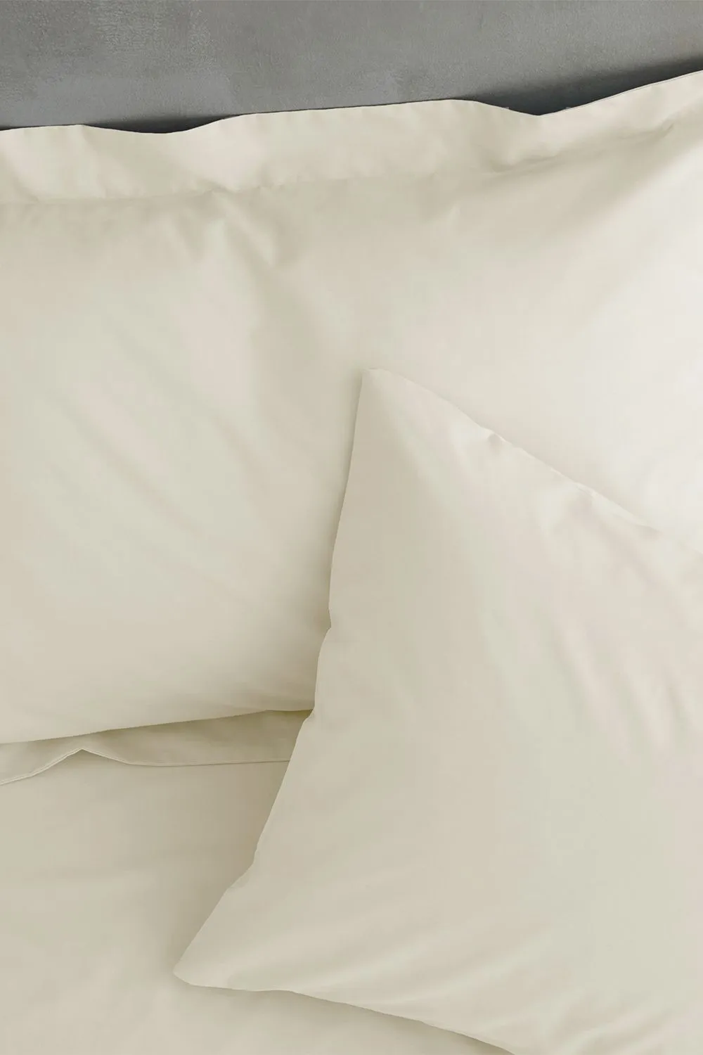 Catherine Lansfield Easy Iron 180 Thread Count Polycotton Percale 25cm Depth Fitted Valance Sheet in Cream 2