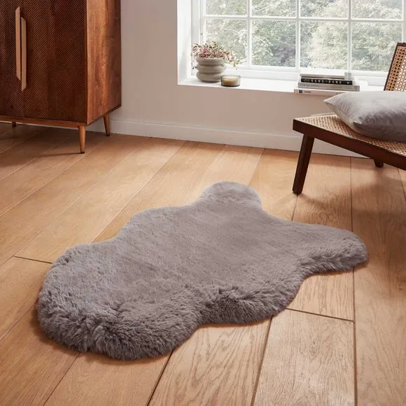 Super Teddy Faux Sheepskin Rug 1