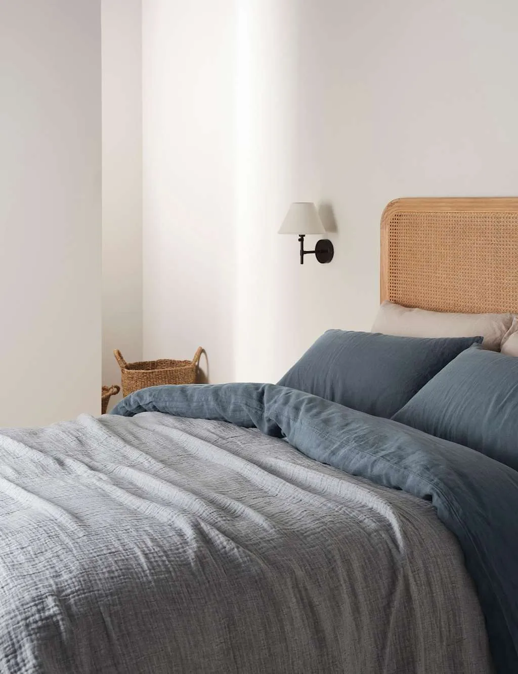 Bedfolk Linen Cotton Blend Textured Throw Navy