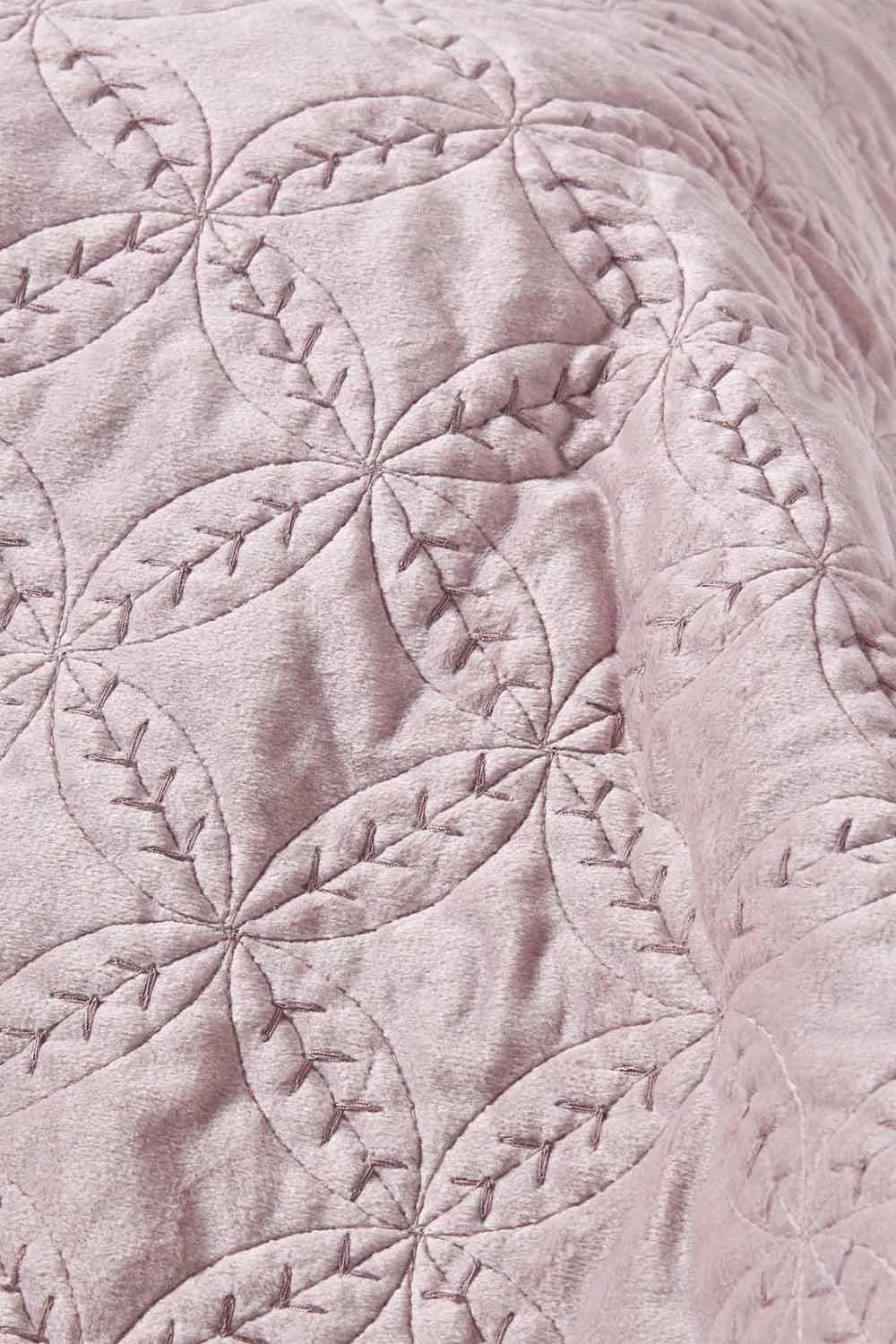 Homescapes Luxury Quilted Velvet Bedspread Geometric Pattern Throw in Pink 3
