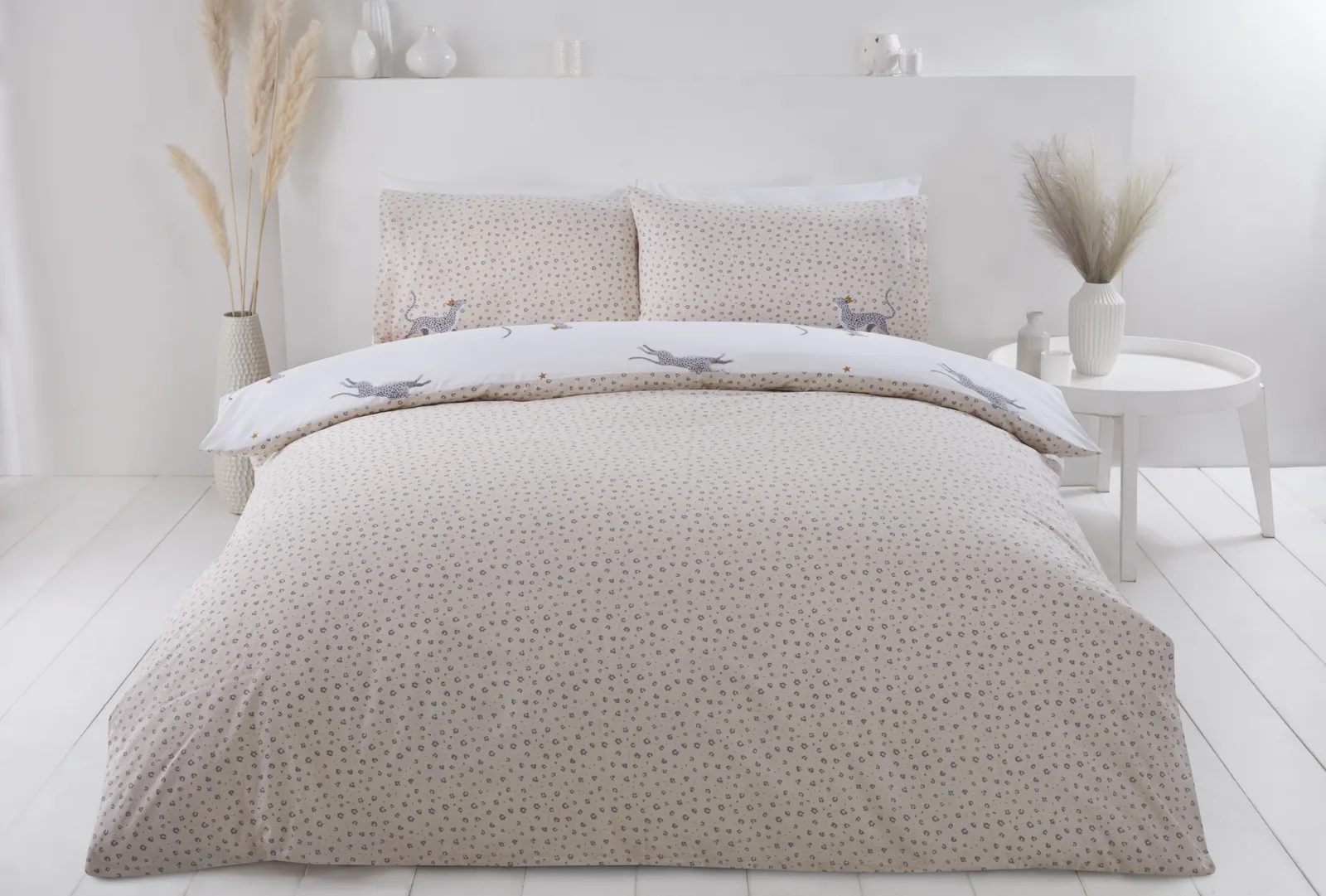 Rapport Home PH Leopard Polycotton Duvet Cover Set with Pillowcase in White 3