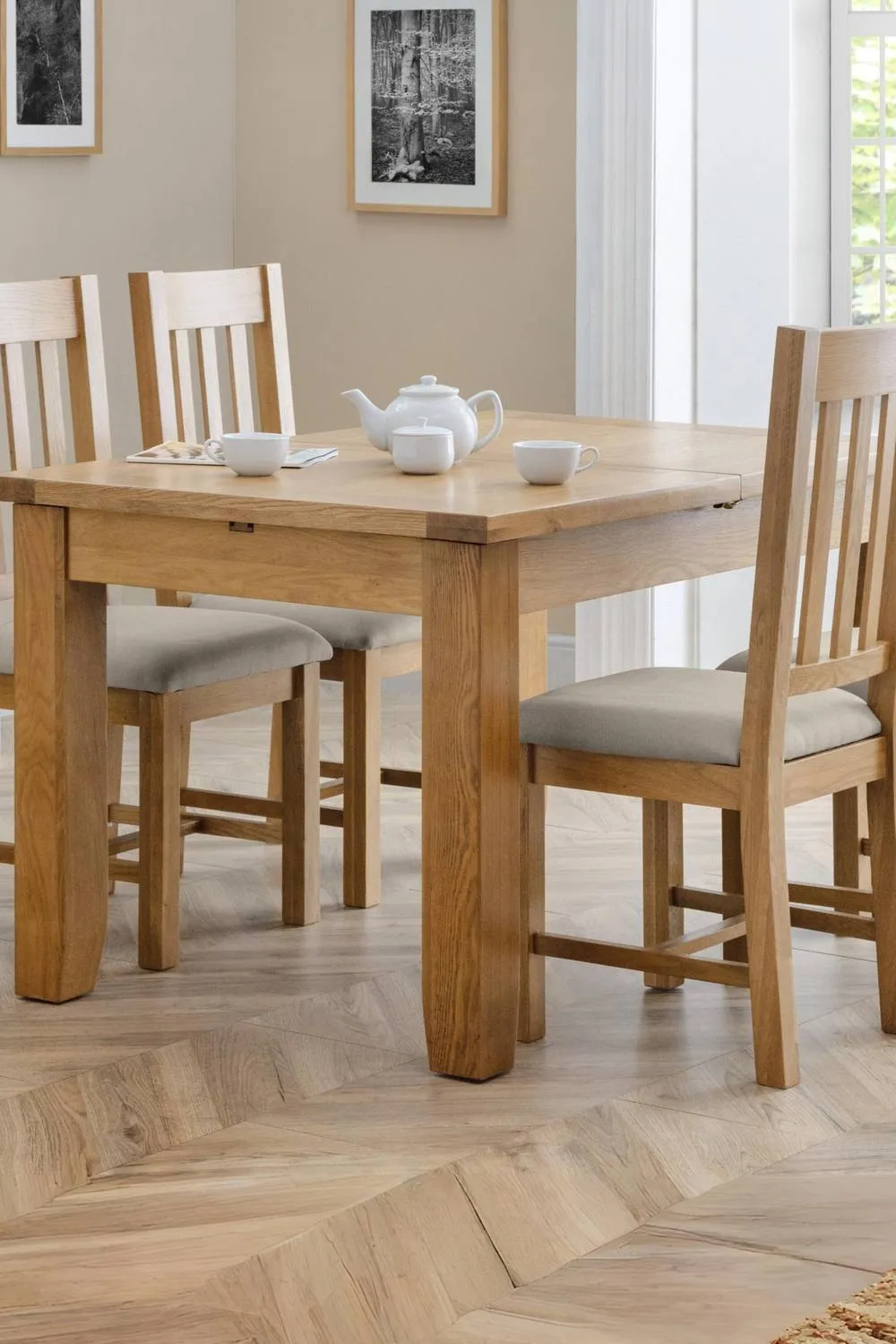 Julian Bowen Arya Rectangular Extending 4-6 Seater Dining Table in Natural