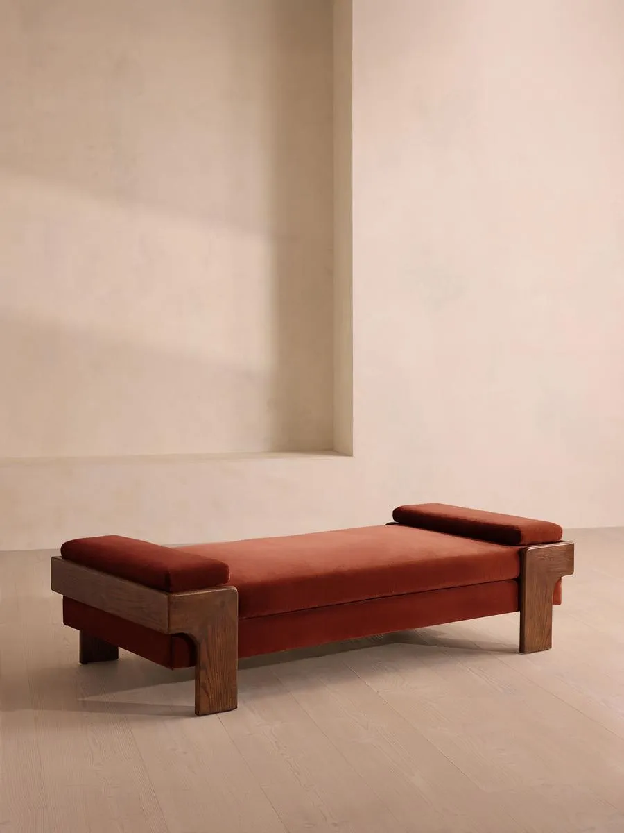 Marcia Daybed, Rust Velvet