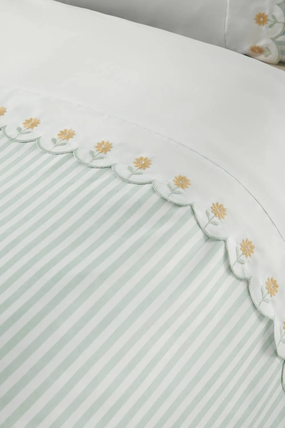 Catherine Lansfield 'Embroidered Daisy' Soft Touch Duvet Cover Set in Green 3
