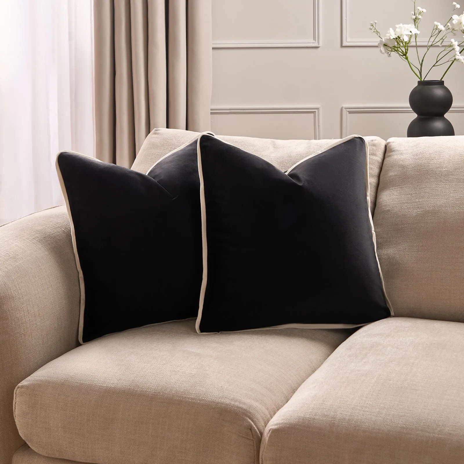 OHS 4 x Piped Edge Matte Velvet Cushion Covers Home Decor Set in Black