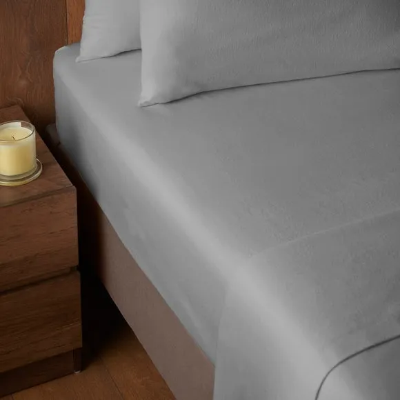 Soft & Cosy 100% Brushed Cotton Fitted Sheet 1