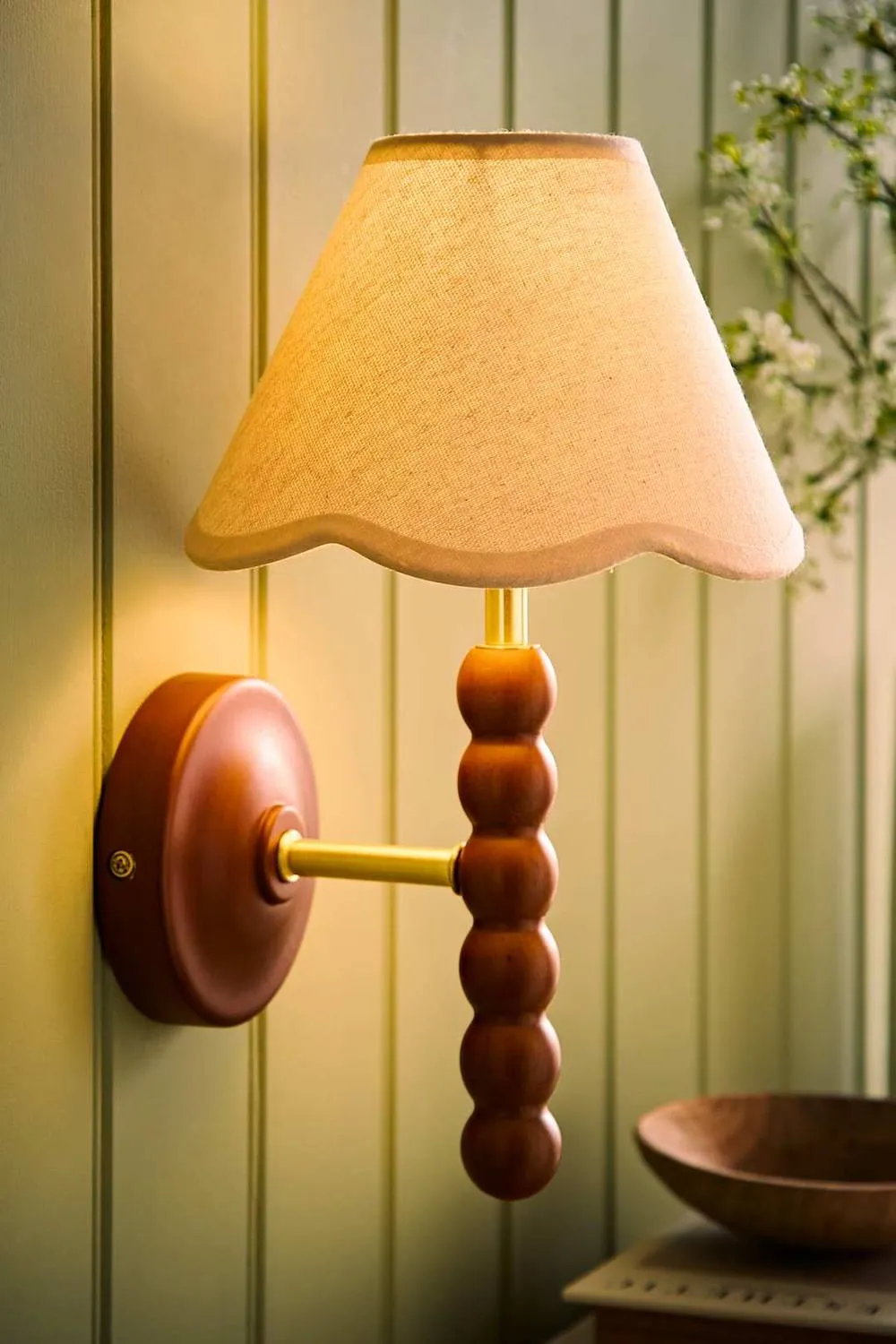ValueLights Bobbins Walnut Bobble Wall Light & Linen Trim Lamp Shade in Baby Pink 1