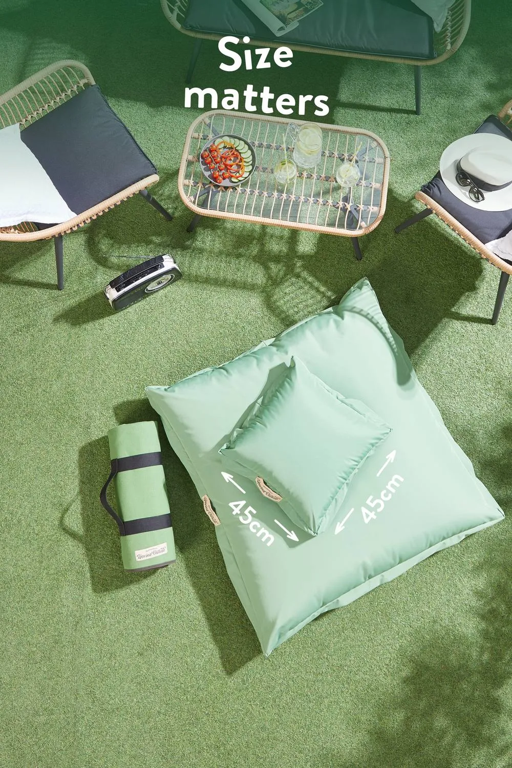 Slumberdown Unwind Outside Outdoor 2 in 1 Blanket Cushion in Light Green 5