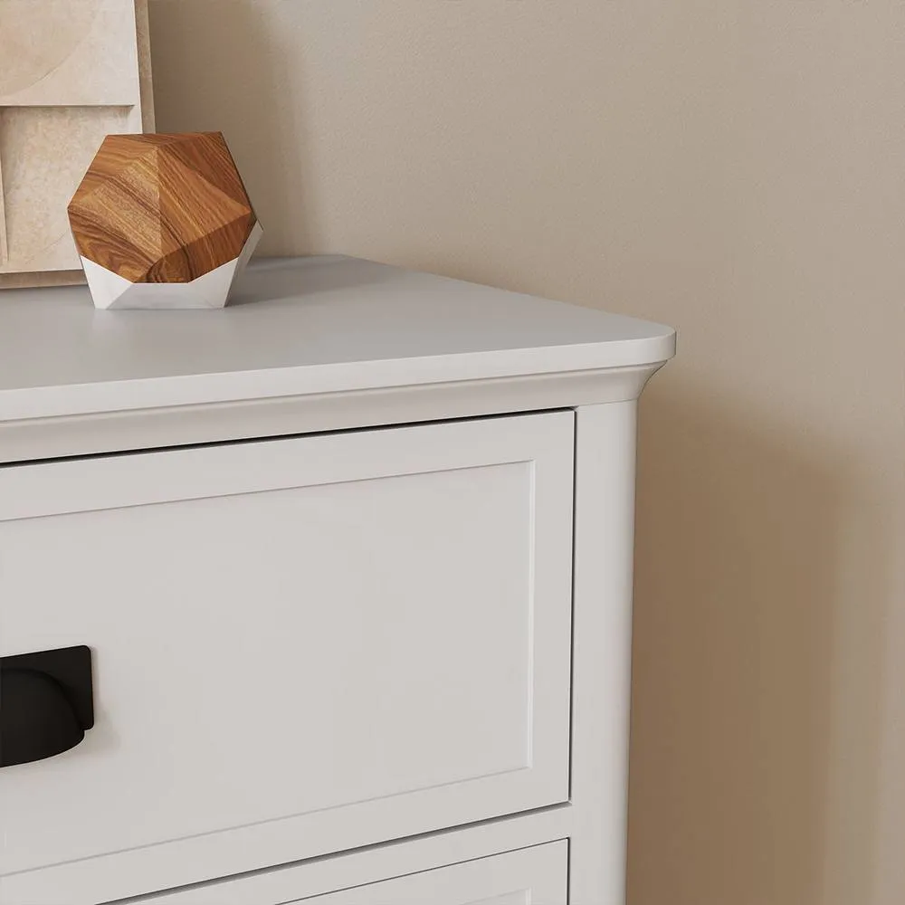 Melody Maison Large 6 Drawer Chest Of Drawers With Black Handles - Lawrence White Ivory Range 5