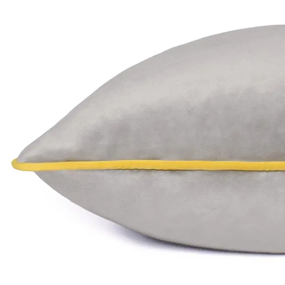 Furn. Square Cushion 4