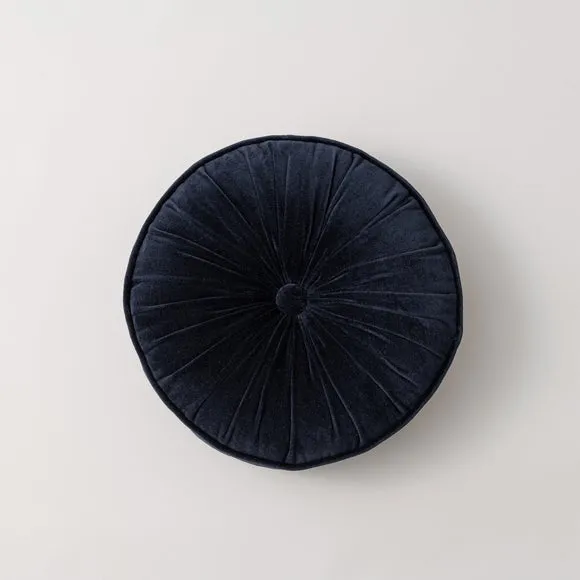 Clara Round Cushion 3