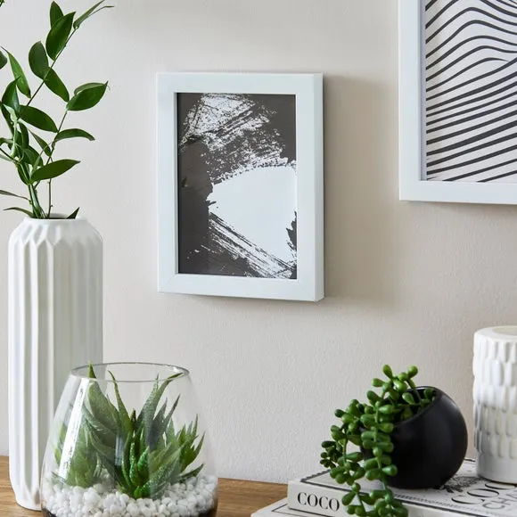 Essentials Photo Frame 1