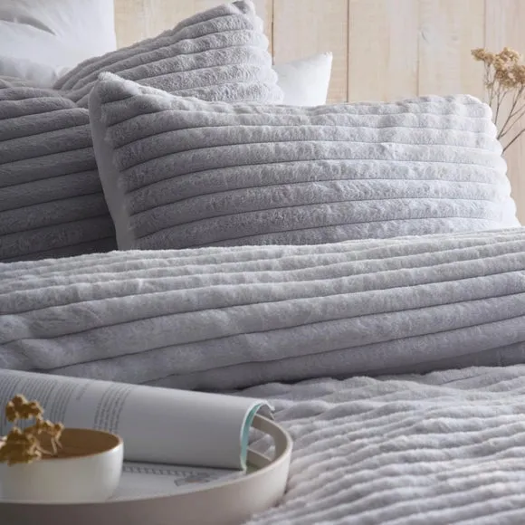 Appletree Morritz Duvet Cover & Pillowcase Set 2