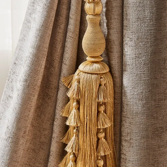 Linton Curtain Tieback 2